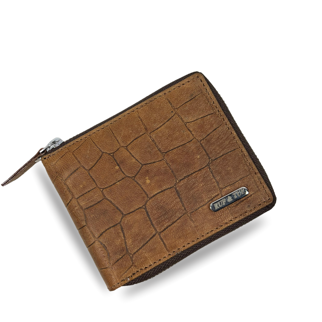 Byron, The Leather Wallet